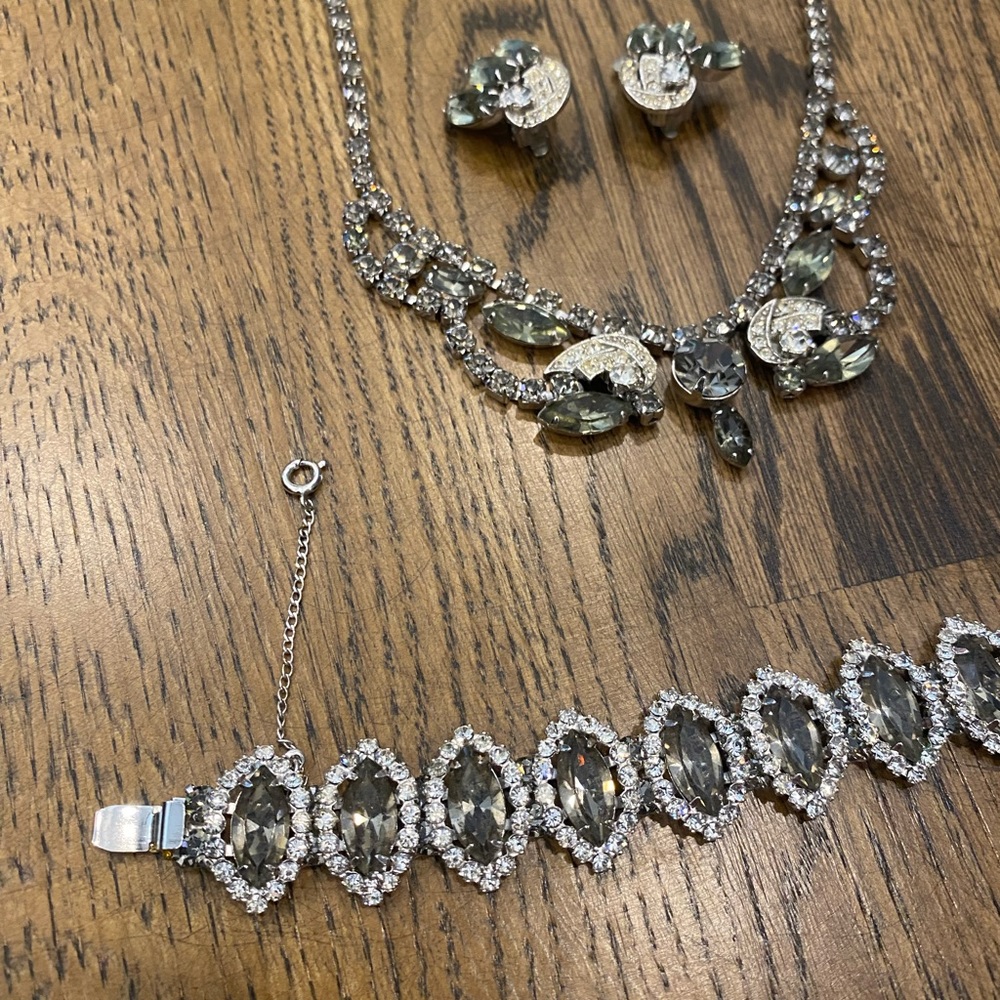 Weiss Stamped Rhinestone Jewelry - Picture 2 of 4
